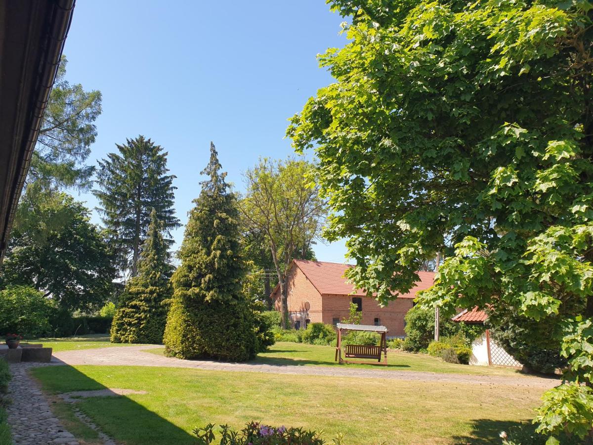 Folwark Goscino-Dwor Bed and Breakfast Buitenkant foto