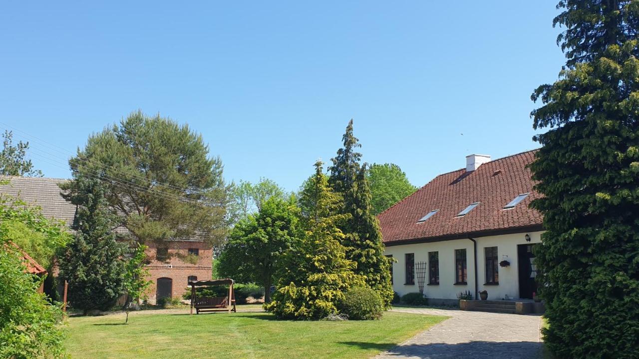 Folwark Goscino-Dwor Bed and Breakfast Buitenkant foto
