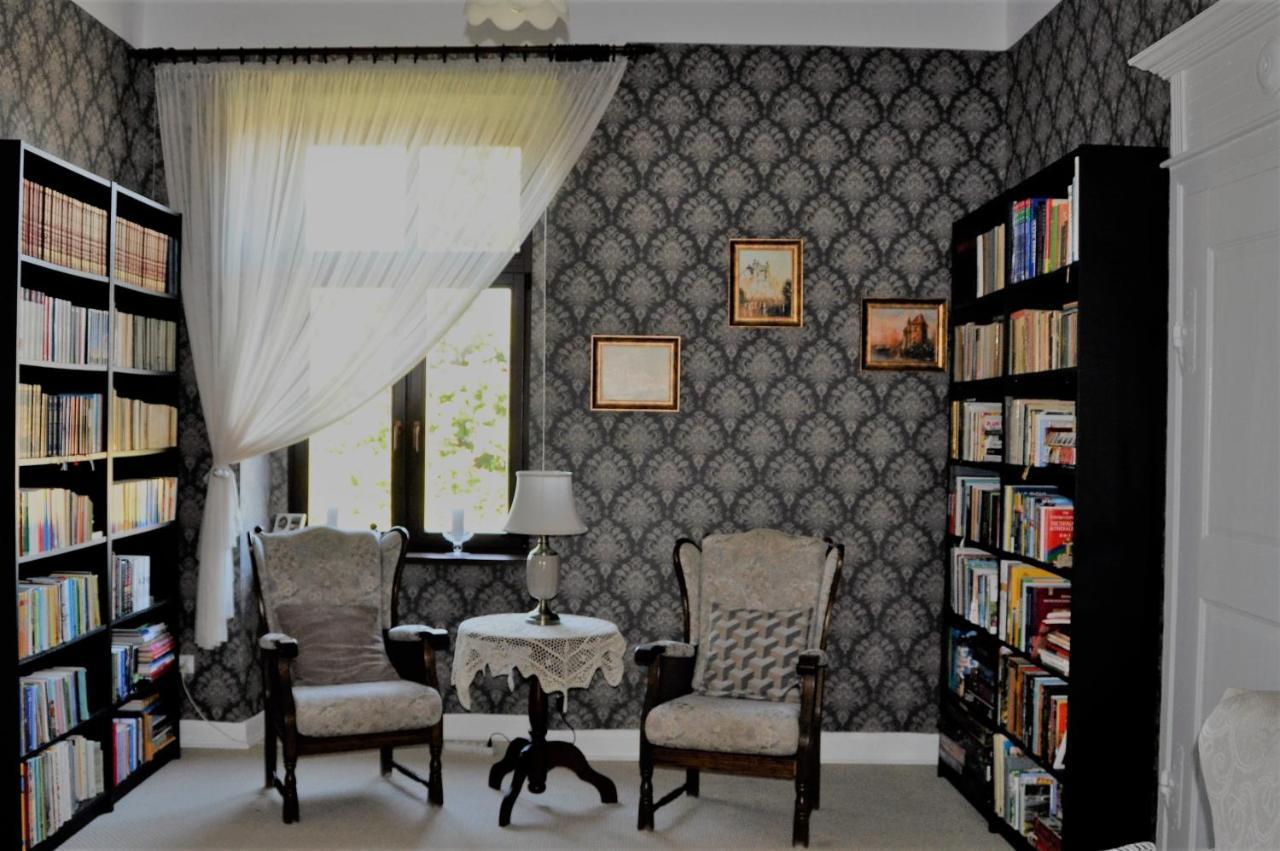 Folwark Goscino-Dwor Bed and Breakfast Buitenkant foto