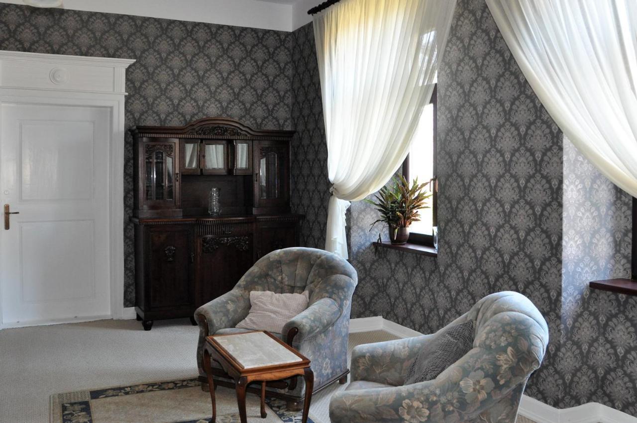 Folwark Goscino-Dwor Bed and Breakfast Buitenkant foto