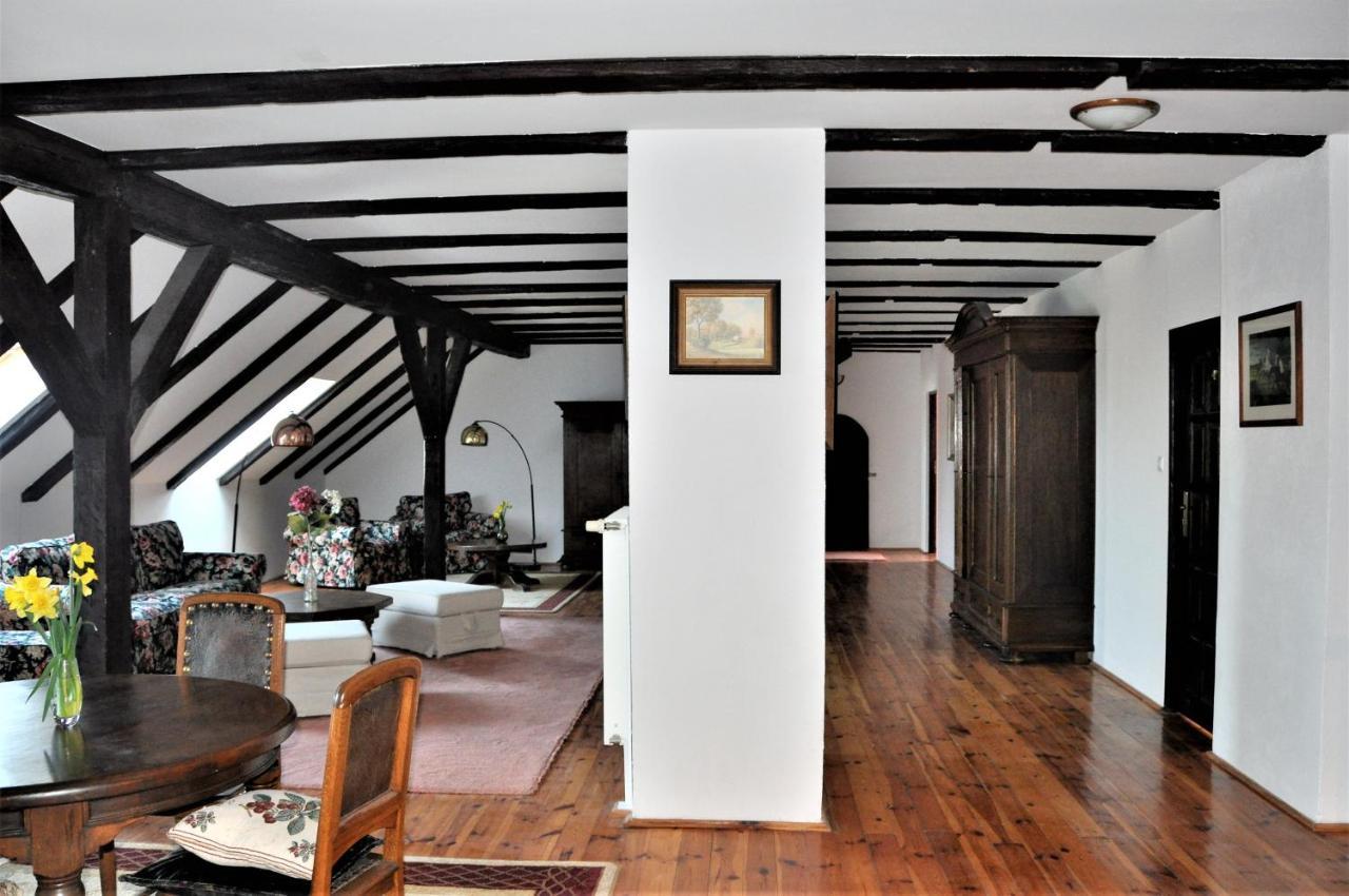 Folwark Goscino-Dwor Bed and Breakfast Buitenkant foto