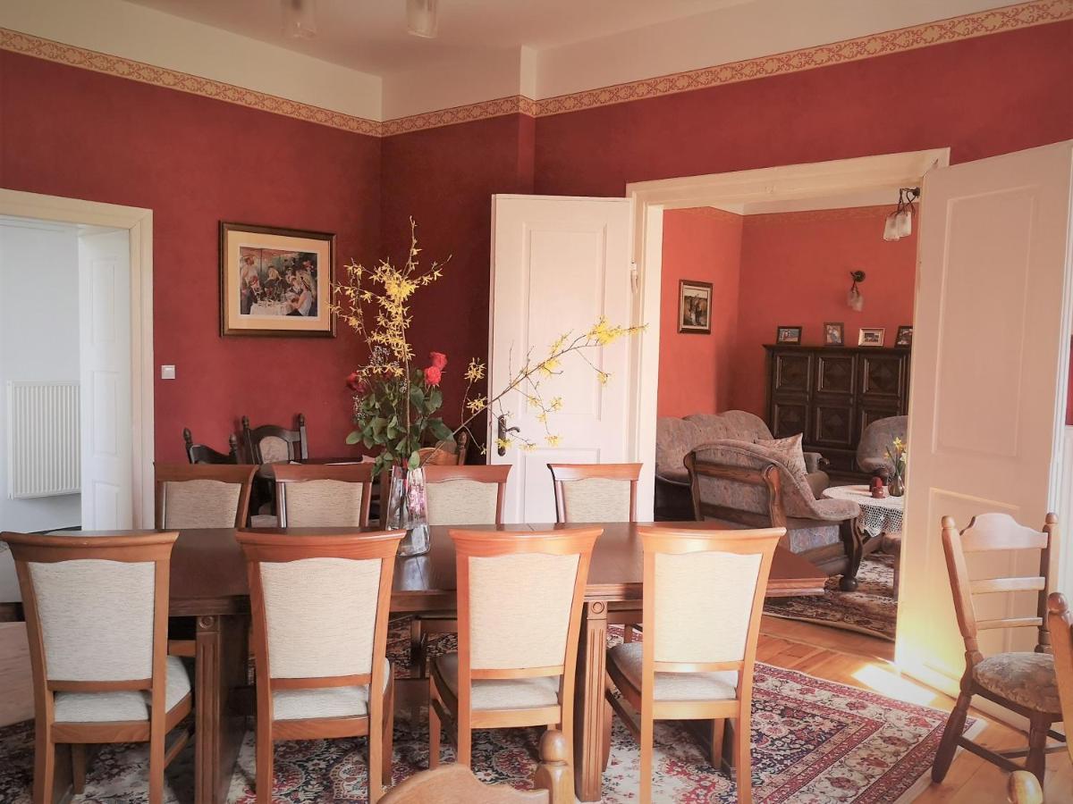 Folwark Goscino-Dwor Bed and Breakfast Buitenkant foto