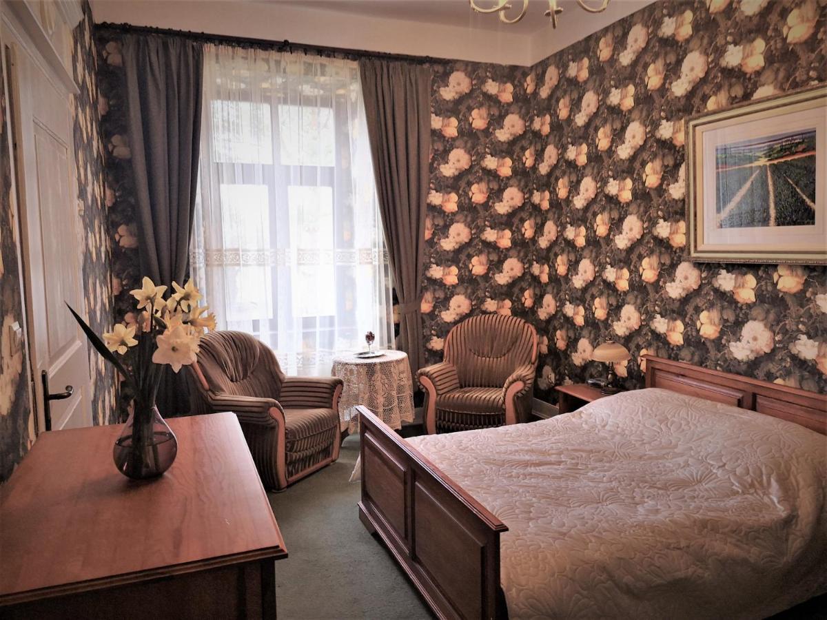 Folwark Goscino-Dwor Bed and Breakfast Buitenkant foto