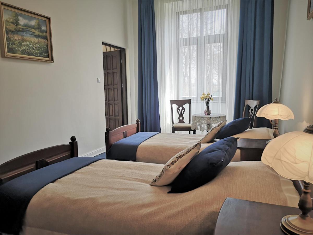 Folwark Goscino-Dwor Bed and Breakfast Buitenkant foto