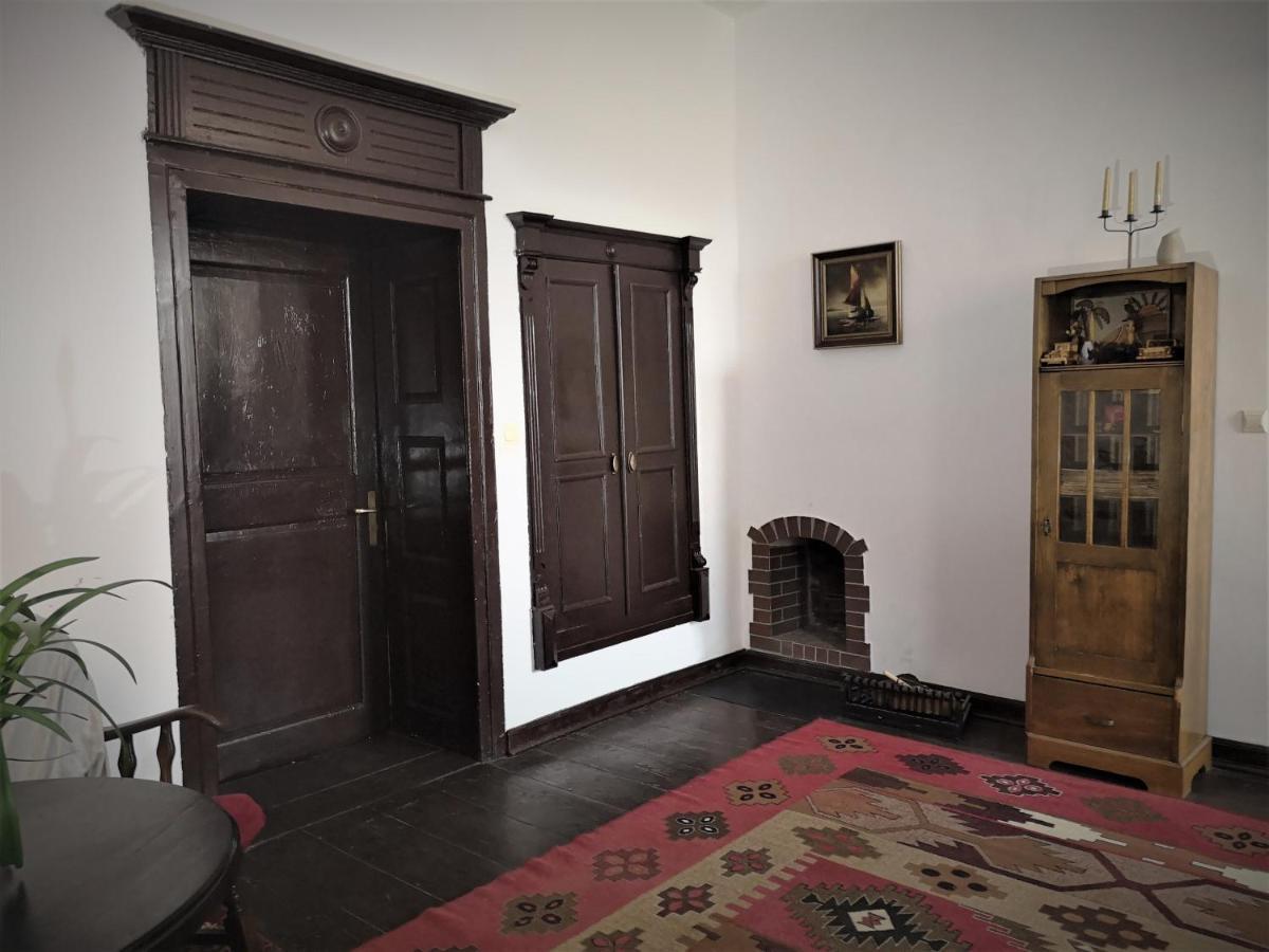 Folwark Goscino-Dwor Bed and Breakfast Buitenkant foto