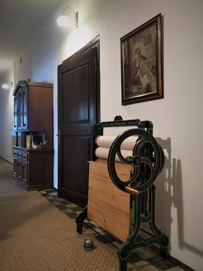 Folwark Goscino-Dwor Bed and Breakfast Buitenkant foto